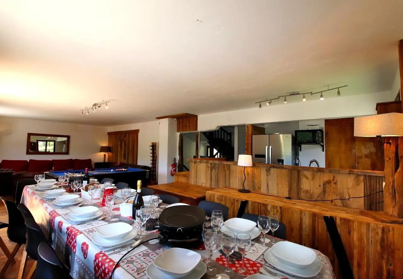 Spacious Chalet 16/18 Guests W/Slope View, Jacuzzi Et Sauna Montgenevre