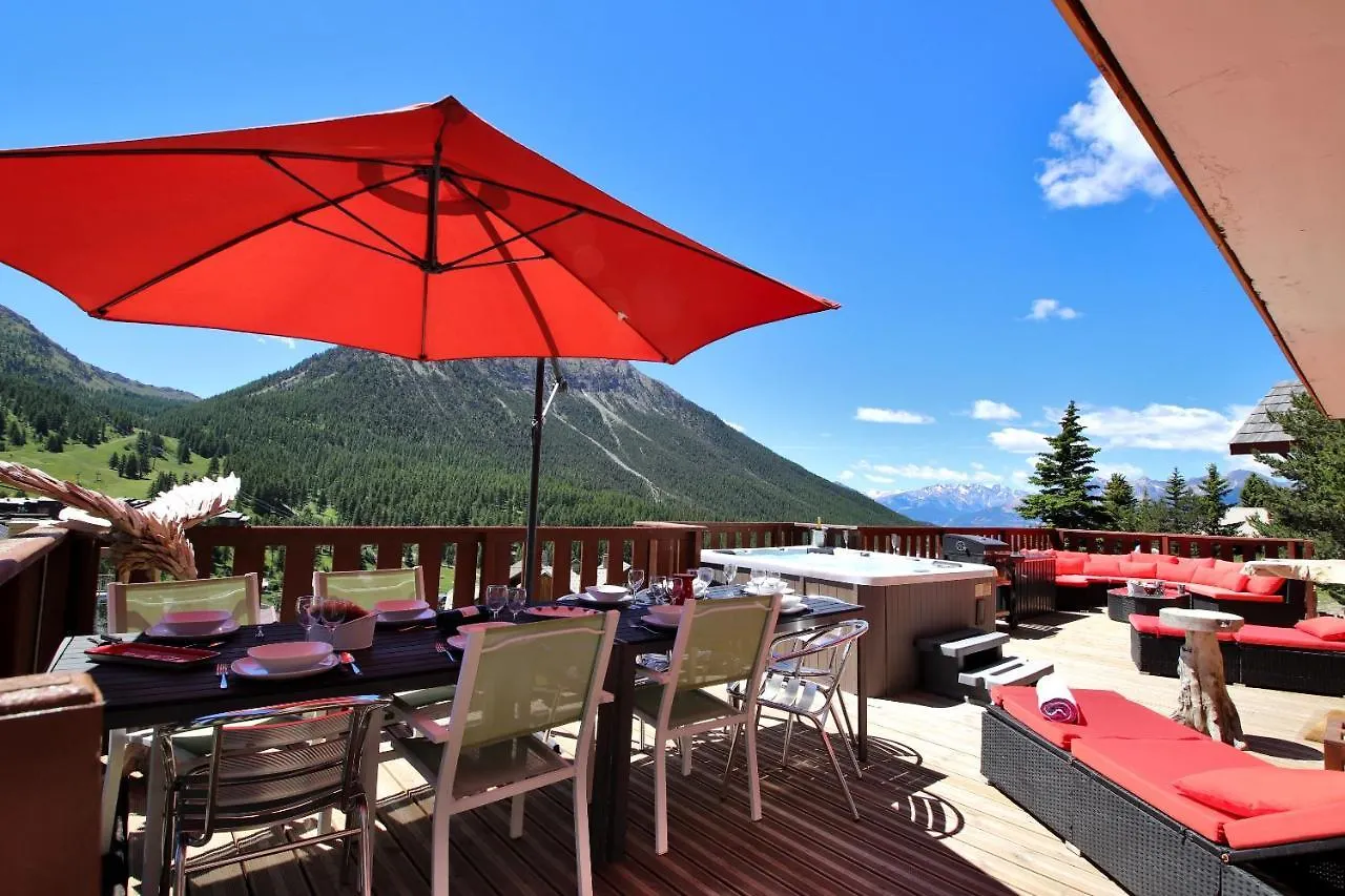 Spacious Chalet 16/18 Guests W/Slope View, Jacuzzi Et Sauna Montgenevre