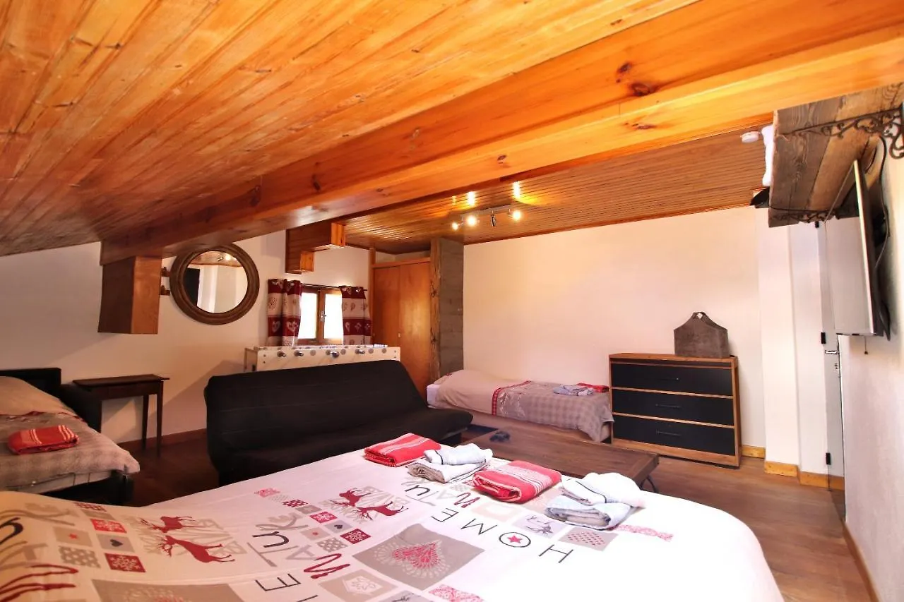 Spacious Chalet 16/18 Guests W/Slope View, Jacuzzi Et Sauna Montgenevre 0*,