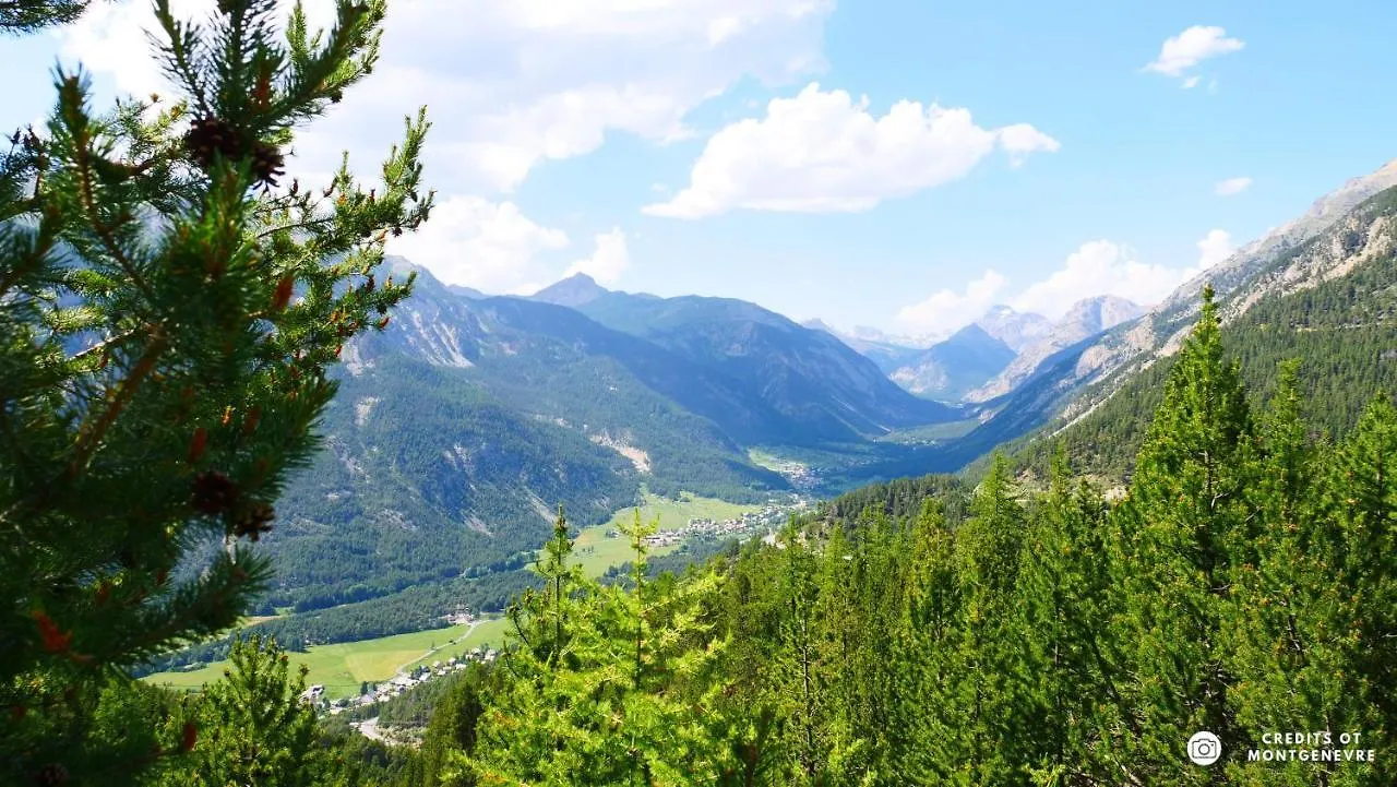 Spacious Chalet 16/18 Guests W/Slope View, Jacuzzi Et Sauna Montgenevre France