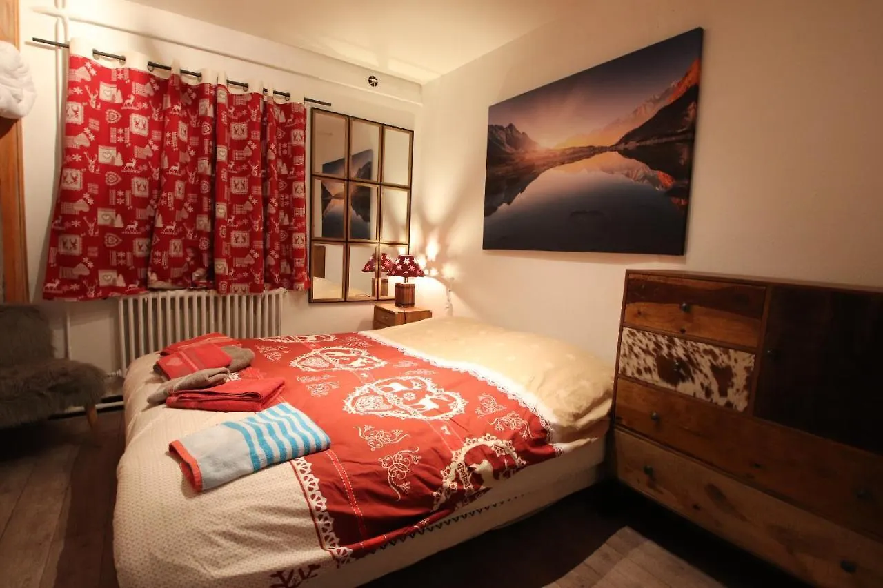 Spacious Chalet 16/18 Guests W/Slope View, Jacuzzi Et Sauna Montgenevre 0*,  France